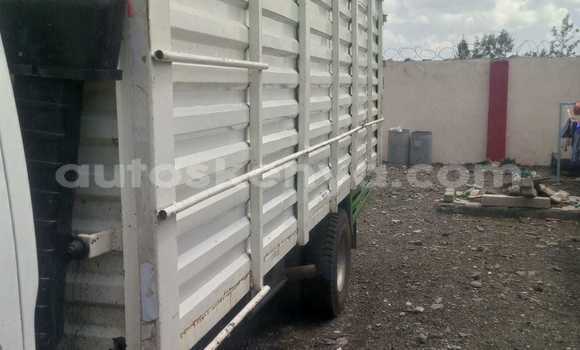 Nunua Ilio tumika Isuzu N–serie Nyeupe Lori ndani ya Nakuru nchini Bonde la Ufafanuzi Nunua Ilio tumika Isuzu N–serie Nyeupe Lori ndani ya Nakuru nchini Bonde la Ufafanuzi