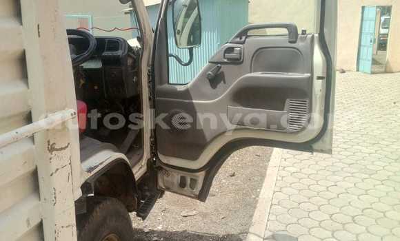 Nunua Ilio tumika Isuzu N–serie Nyeupe Lori ndani ya Nakuru nchini Bonde la Ufafanuzi Nunua Ilio tumika Isuzu N–serie Nyeupe Lori ndani ya Nakuru nchini Bonde la Ufafanuzi