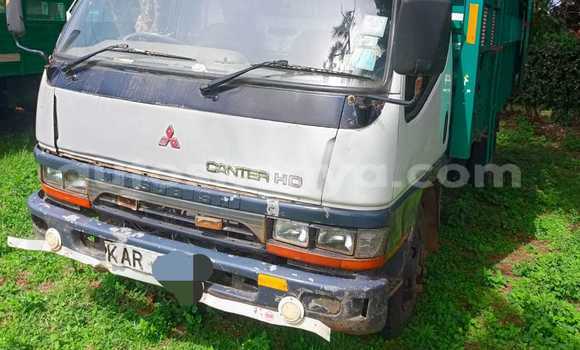 Nunua Ilio tumika Mitsubishi Fuso Nyeupe Lori ndani ya Nakuru nchini Bonde la Ufafanuzi Nunua Ilio tumika Mitsubishi Fuso Nyeupe Lori ndani ya Nakuru nchini Bonde la Ufafanuzi