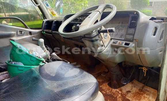 Nunua Ilio tumika Mitsubishi Fuso Nyeupe Lori ndani ya Nakuru nchini Bonde la Ufafanuzi Nunua Ilio tumika Mitsubishi Fuso Nyeupe Lori ndani ya Nakuru nchini Bonde la Ufafanuzi