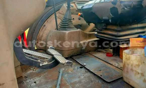 Nunua Ilio tumika Caterpillar 120 Nyingine Lori ndani ya Nakuru nchini Bonde la Ufafanuzi Nunua Ilio tumika Caterpillar 120 Nyingine Lori ndani ya Nakuru nchini Bonde la Ufafanuzi