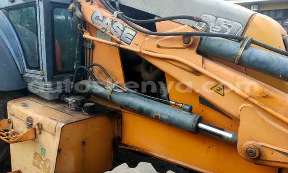 Nunua Ilio tumika Caterpillar 120 Nyingine Lori ndani ya Nakuru nchini Bonde la Ufafanuzi Nunua Ilio tumika Caterpillar 120 Nyingine Lori ndani ya Nakuru nchini Bonde la Ufafanuzi