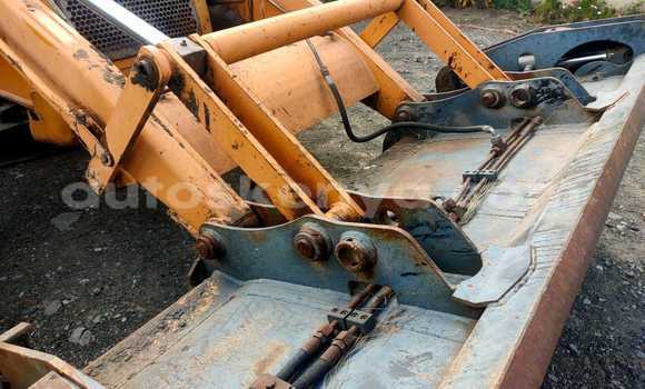 Nunua Ilio tumika Caterpillar 120 Nyingine Lori ndani ya Nakuru nchini Bonde la Ufafanuzi Nunua Ilio tumika Caterpillar 120 Nyingine Lori ndani ya Nakuru nchini Bonde la Ufafanuzi