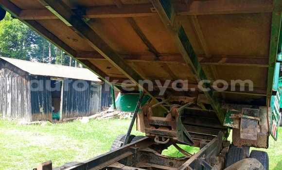 Nunua Ilio tumika Mitsubishi Fuso Nyeupe Lori ndani ya Nakuru nchini Bonde la Ufafanuzi Nunua Ilio tumika Mitsubishi Fuso Nyeupe Lori ndani ya Nakuru nchini Bonde la Ufafanuzi