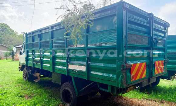 Nunua Ilio tumika Mitsubishi Fuso Nyeupe Lori ndani ya Nakuru nchini Bonde la Ufafanuzi Nunua Ilio tumika Mitsubishi Fuso Nyeupe Lori ndani ya Nakuru nchini Bonde la Ufafanuzi