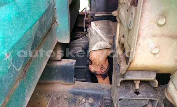 Nunua Ilio tumika Mitsubishi Fuso Nyeupe Lori ndani ya Nakuru nchini Bonde la Ufafanuzi Nunua Ilio tumika Mitsubishi Fuso Nyeupe Lori ndani ya Nakuru nchini Bonde la Ufafanuzi