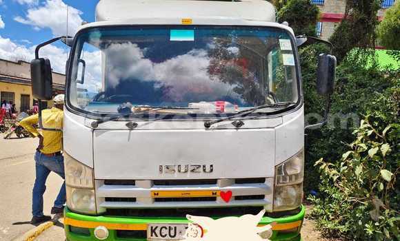 Nunua Ilio tumika Isuzu N–serie Nyeupe Lori ndani ya Nakuru nchini Bonde la Ufafanuzi Nunua Ilio tumika Isuzu N–serie Nyeupe Lori ndani ya Nakuru nchini Bonde la Ufafanuzi