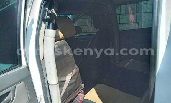 Nunua Ilio tumika Toyota Hillux Nyeupe Lori ndani ya Nakuru nchini Bonde la Ufafanuzi Nunua Ilio tumika Toyota Hillux Nyeupe Lori ndani ya Nakuru nchini Bonde la Ufafanuzi