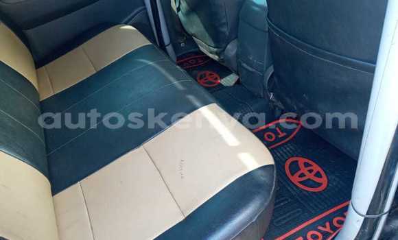 Nunua Ilio tumika Toyota Hillux Nyeupe Lori ndani ya Nakuru nchini Bonde la Ufafanuzi Nunua Ilio tumika Toyota Hillux Nyeupe Lori ndani ya Nakuru nchini Bonde la Ufafanuzi