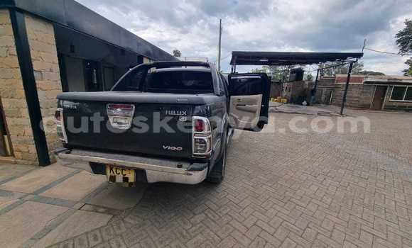 Nunua Ilio tumika Toyota Hillux Nyeusi Lori ndani ya Nakuru nchini Bonde la Ufafanuzi Nunua Ilio tumika Toyota Hillux Nyeusi Lori ndani ya Nakuru nchini Bonde la Ufafanuzi