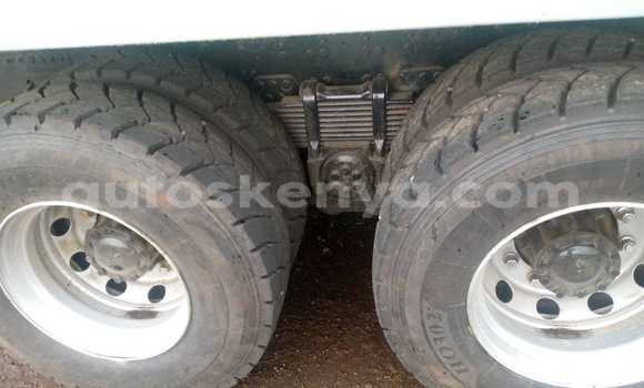 Nunua Ilio tumika Isuzu FTR 850 Nyeupe Lori ndani ya Nakuru nchini Bonde la Ufafanuzi Nunua Ilio tumika Isuzu FTR 850 Nyeupe Lori ndani ya Nakuru nchini Bonde la Ufafanuzi