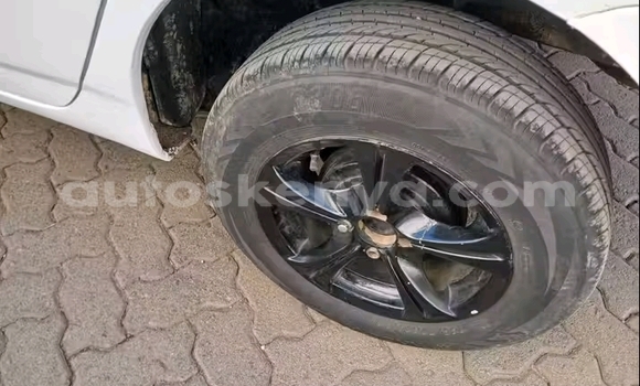 Nunua Ilio tumika Toyota Corolla Nyeupe Gari ndani ya Nairobi nchini Nairobi Nunua Ilio tumika Toyota Corolla Nyeupe Gari ndani ya Nairobi nchini Nairobi