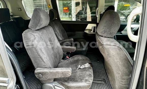 Nunua Ilio tumika Toyota Voxy Nyeusi Gari ndani ya Machakos nchini Nairobi Nunua Ilio tumika Toyota Voxy Nyeusi Gari ndani ya Machakos nchini Nairobi