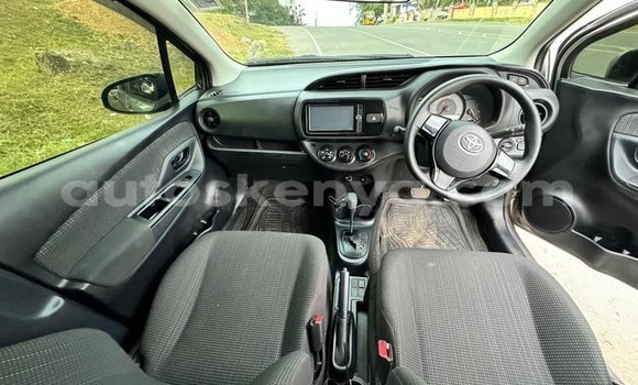 Nunua Ilio tumika Toyota Vitz Fedha Gari ndani ya Machakos nchini Nairobi Nunua Ilio tumika Toyota Vitz Fedha Gari ndani ya Machakos nchini Nairobi