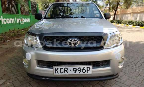 Nunua Ilio tumika Toyota Hilux Fedha Gari ndani ya Machakos nchini Nairobi Nunua Ilio tumika Toyota Hilux Fedha Gari ndani ya Machakos nchini Nairobi