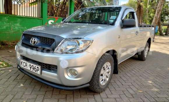 Nunua Ilio tumika Toyota Hilux Fedha Gari ndani ya Machakos nchini Nairobi Nunua Ilio tumika Toyota Hilux Fedha Gari ndani ya Machakos nchini Nairobi