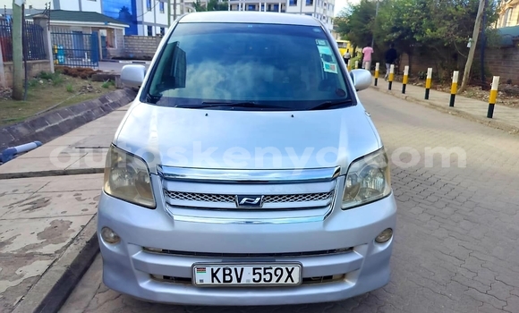 Nunua Ilio tumika Toyota Noah Fedha Gari ndani ya Nairobi nchini Nairobi