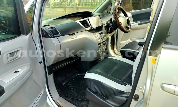 Nunua Ilio tumika Toyota Noah Fedha Gari ndani ya Nairobi nchini Nairobi Nunua Ilio tumika Toyota Noah Fedha Gari ndani ya Nairobi nchini Nairobi