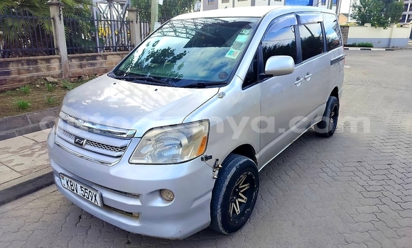Nunua Ilio tumika Toyota Noah Fedha Gari ndani ya Nairobi nchini Nairobi Nunua Ilio tumika Toyota Noah Fedha Gari ndani ya Nairobi nchini Nairobi