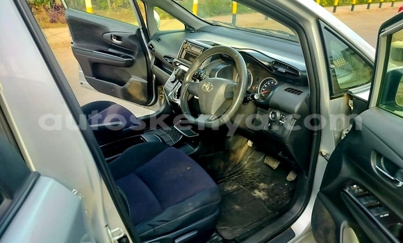 Nunua Ilio tumika Toyota Wish Fedha Gari ndani ya Nairobi nchini Nairobi Nunua Ilio tumika Toyota Wish Fedha Gari ndani ya Nairobi nchini Nairobi