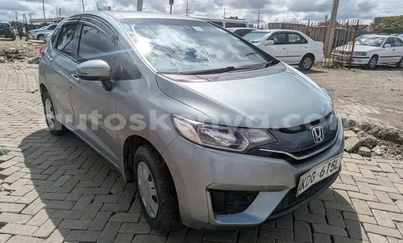 Oofamaa Honda Fit Other Makiinaa iti Bute keessatti Northeast Kenya keessatti Oofamaa Honda Fit Other Makiinaa iti Bute keessatti Northeast Kenya keessatti