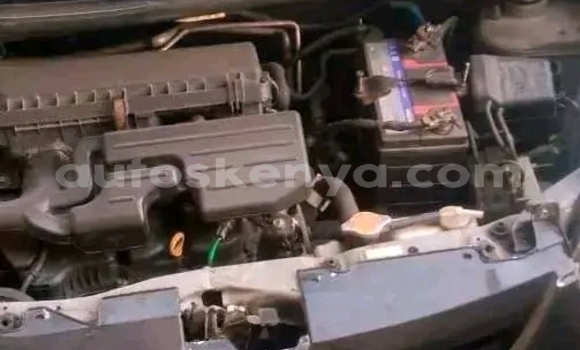 Oofamaa Daihatsu Mira Black Makiinaa iti Habaswein keessatti Northeast Kenya keessatti Oofamaa Daihatsu Mira Black Makiinaa iti Habaswein keessatti Northeast Kenya keessatti