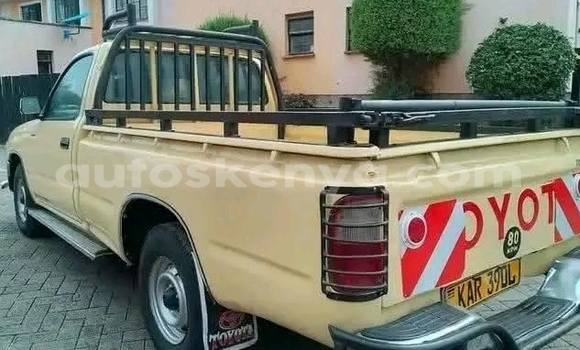 Oofamaa Toyota Hilux Other Makiinaa iti Changamwe keessatti Coast keessatti Oofamaa Toyota Hilux Other Makiinaa iti Changamwe keessatti Coast keessatti