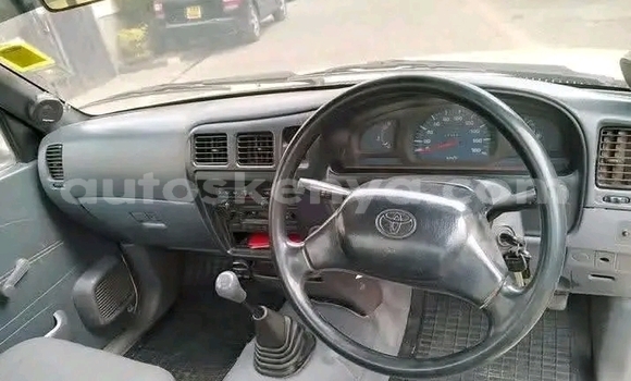 Oofamaa Toyota Hilux Other Makiinaa iti Changamwe keessatti Coast keessatti Oofamaa Toyota Hilux Other Makiinaa iti Changamwe keessatti Coast keessatti