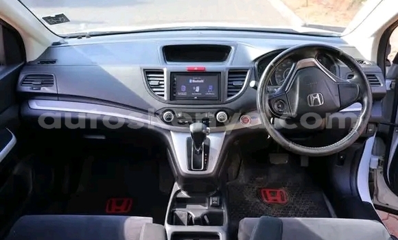 Oofamaa Honda CR–V White Makiinaa iti Kiambu keessatti Central Kenya keessatti Oofamaa Honda CR–V White Makiinaa iti Kiambu keessatti Central Kenya keessatti