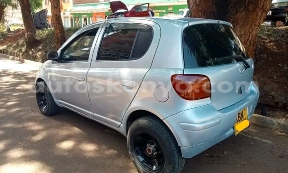 Oofamaa Toyota Vitz Other Makiinaa iti Gazi keessatti Coast keessatti