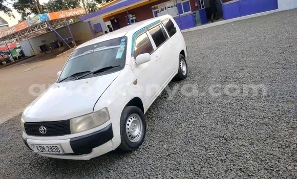 Oofamaa Toyota Probox White Makiinaa iti Changamwe keessatti Coast keessatti Oofamaa Toyota Probox White Makiinaa iti Changamwe keessatti Coast keessatti