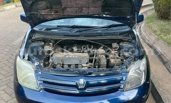 Oofamaa Toyota IST Black Makiinaa iti Bute keessatti Northeast Kenya keessatti