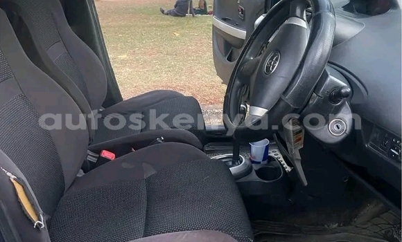 Oofamaa Toyota IST Black Makiinaa iti Bute keessatti Northeast Kenya keessatti Oofamaa Toyota IST Black Makiinaa iti Bute keessatti Northeast Kenya keessatti