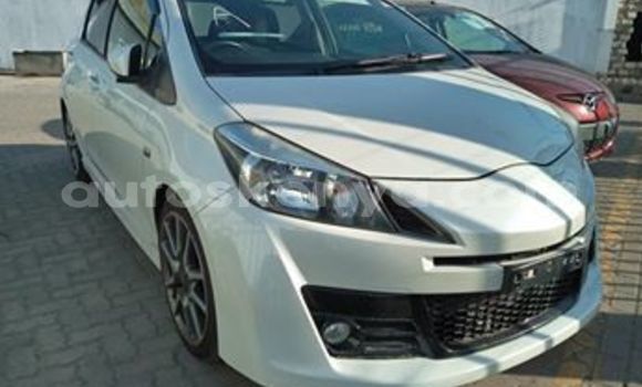 Nunua Ilio tumika Toyota Vitz Nyeupe Gari ndani ya Mombasa nchini Kenya ya Pwani Nunua Ilio tumika Toyota Vitz Nyeupe Gari ndani ya Mombasa nchini Kenya ya Pwani