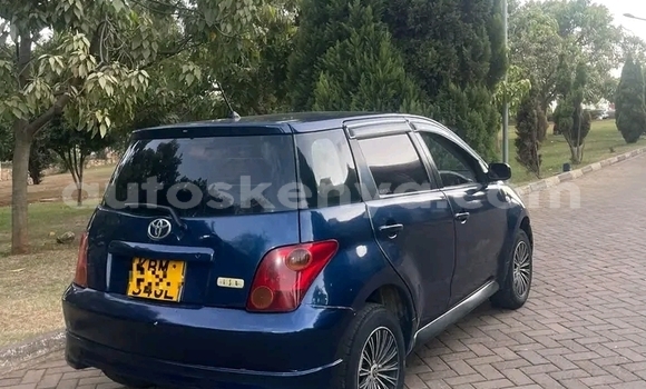 Oofamaa Toyota IST Black Makiinaa iti Bute keessatti Northeast Kenya keessatti Oofamaa Toyota IST Black Makiinaa iti Bute keessatti Northeast Kenya keessatti
