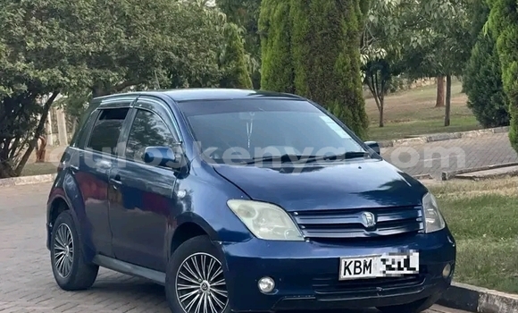 Oofamaa Toyota IST Black Makiinaa iti Bute keessatti Northeast Kenya keessatti Oofamaa Toyota IST Black Makiinaa iti Bute keessatti Northeast Kenya keessatti