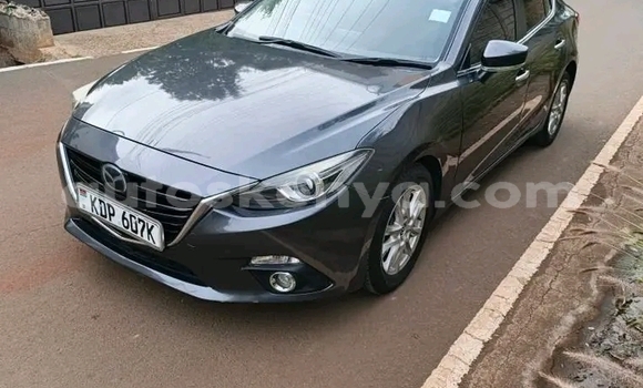 Oofamaa Mazda Axela Black Makiinaa iti Bute keessatti Northeast Kenya keessatti Oofamaa Mazda Axela Black Makiinaa iti Bute keessatti Northeast Kenya keessatti