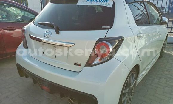Nunua Ilio tumika Toyota Vitz Nyeupe Gari ndani ya Mombasa nchini Kenya ya Pwani Nunua Ilio tumika Toyota Vitz Nyeupe Gari ndani ya Mombasa nchini Kenya ya Pwani