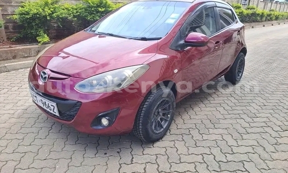 Oofamaa Mazda Demio Red Makiinaa iti Bute keessatti Northeast Kenya keessatti Oofamaa Mazda Demio Red Makiinaa iti Bute keessatti Northeast Kenya keessatti