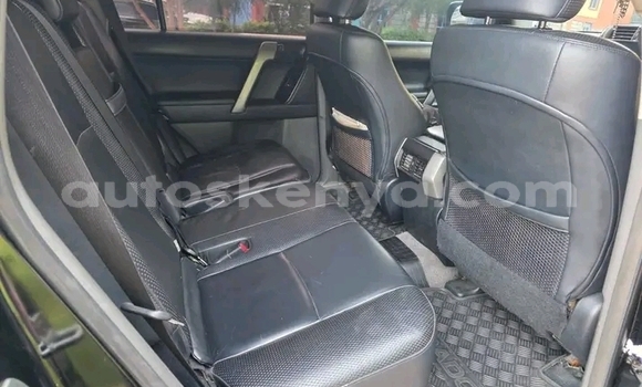 Oofamaa Toyota Land Cruiser Prado Black Makiinaa iti Changamwe keessatti Coast keessatti Oofamaa Toyota Land Cruiser Prado Black Makiinaa iti Changamwe keessatti Coast keessatti