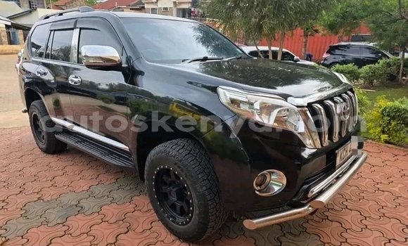 Oofamaa Toyota Land Cruiser Prado Black Makiinaa iti Changamwe keessatti Coast keessatti Oofamaa Toyota Land Cruiser Prado Black Makiinaa iti Changamwe keessatti Coast keessatti