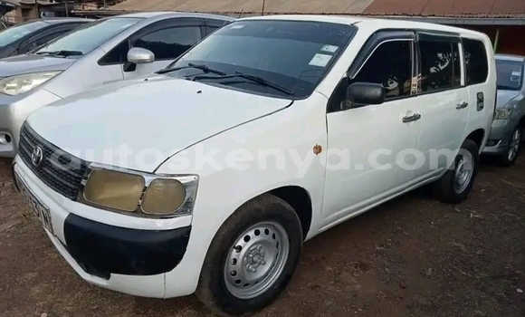 Oofamaa Toyota Probox White Makiinaa iti Changamwe keessatti Coast keessatti