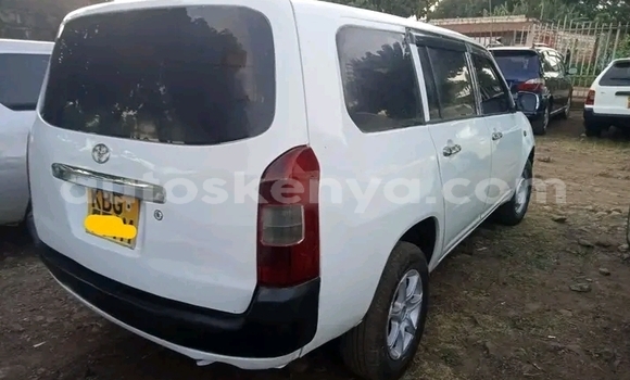 Oofamaa Toyota Probox White Makiinaa iti Changamwe keessatti Coast keessatti Oofamaa Toyota Probox White Makiinaa iti Changamwe keessatti Coast keessatti