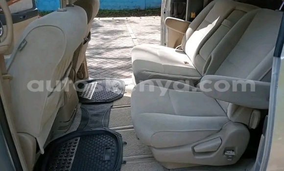 Nunua Ilio tumika Toyota Alphard Nyingine Gari ndani ya Bute nchini Kaskazini Mashariki mwa Kenya