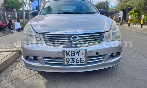 Oofamaa Nissan Sylphy Silver Makiinaa iti Nairobi keessatti Nairobi keessatti