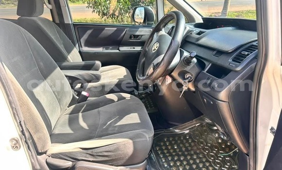 Buy Used Toyota Noah White Car in Nairobi in Nairobi Buy Used Toyota Noah White Car in Nairobi in Nairobi