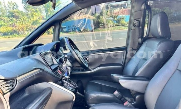 Nunua Ilio tumika Toyota Esquire Nyeusi Gari ndani ya Nairobi nchini Nairobi Nunua Ilio tumika Toyota Esquire Nyeusi Gari ndani ya Nairobi nchini Nairobi