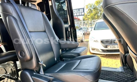 Nunua Ilio tumika Toyota Esquire Nyeusi Gari ndani ya Nairobi nchini Nairobi Nunua Ilio tumika Toyota Esquire Nyeusi Gari ndani ya Nairobi nchini Nairobi