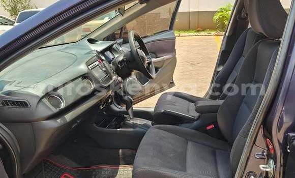 Nunua Ilio tumika Honda Insight Nyeusi Gari ndani ya Karatina nchini Kati Nunua Ilio tumika Honda Insight Nyeusi Gari ndani ya Karatina nchini Kati