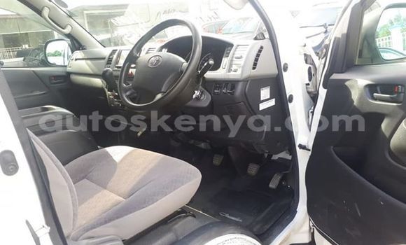 Nunua Ilio tumika Toyota Hiace Nyeupe Gari ndani ya Mombasa nchini Kenya ya Pwani Nunua Ilio tumika Toyota Hiace Nyeupe Gari ndani ya Mombasa nchini Kenya ya Pwani
